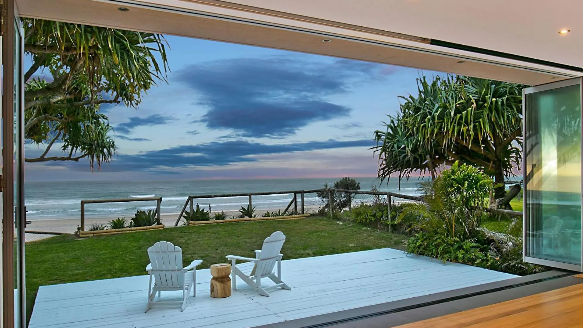 Beachfront Bliss Gold Coast 0*,